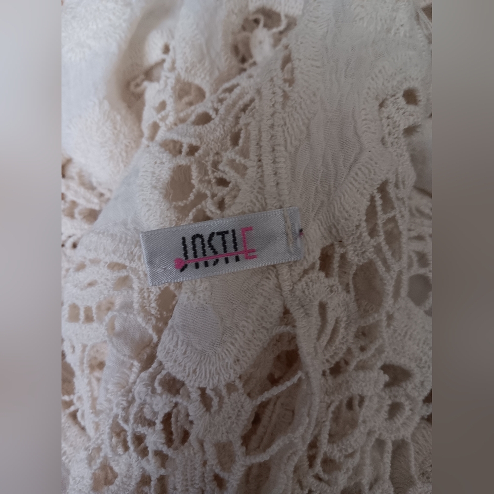Crochet Lace Vest - Picture 8 of 8